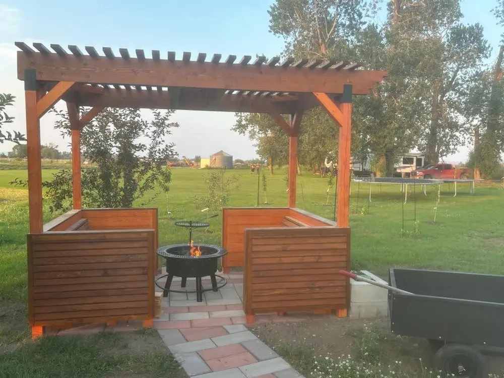 wood stain on gazeebo